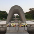 広島平和記念公園「世界の恒久平和の願いを込めてつくられた公園」